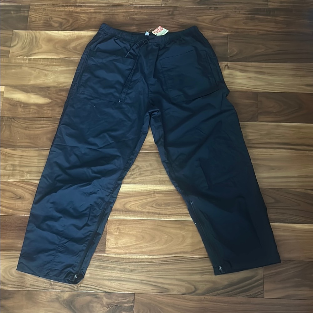 Women’s FP movement Fly by night pants - black - never worn